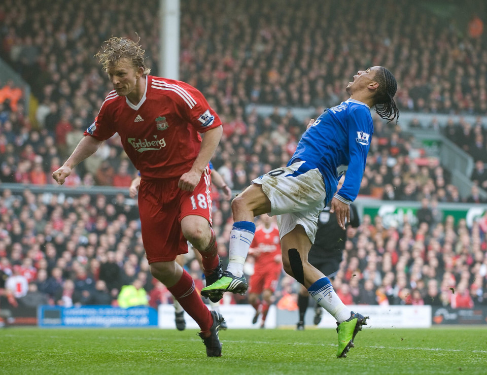 包含利物浦助教鼓励士气备战RB莱比锡，全力冲刺胜利的词条