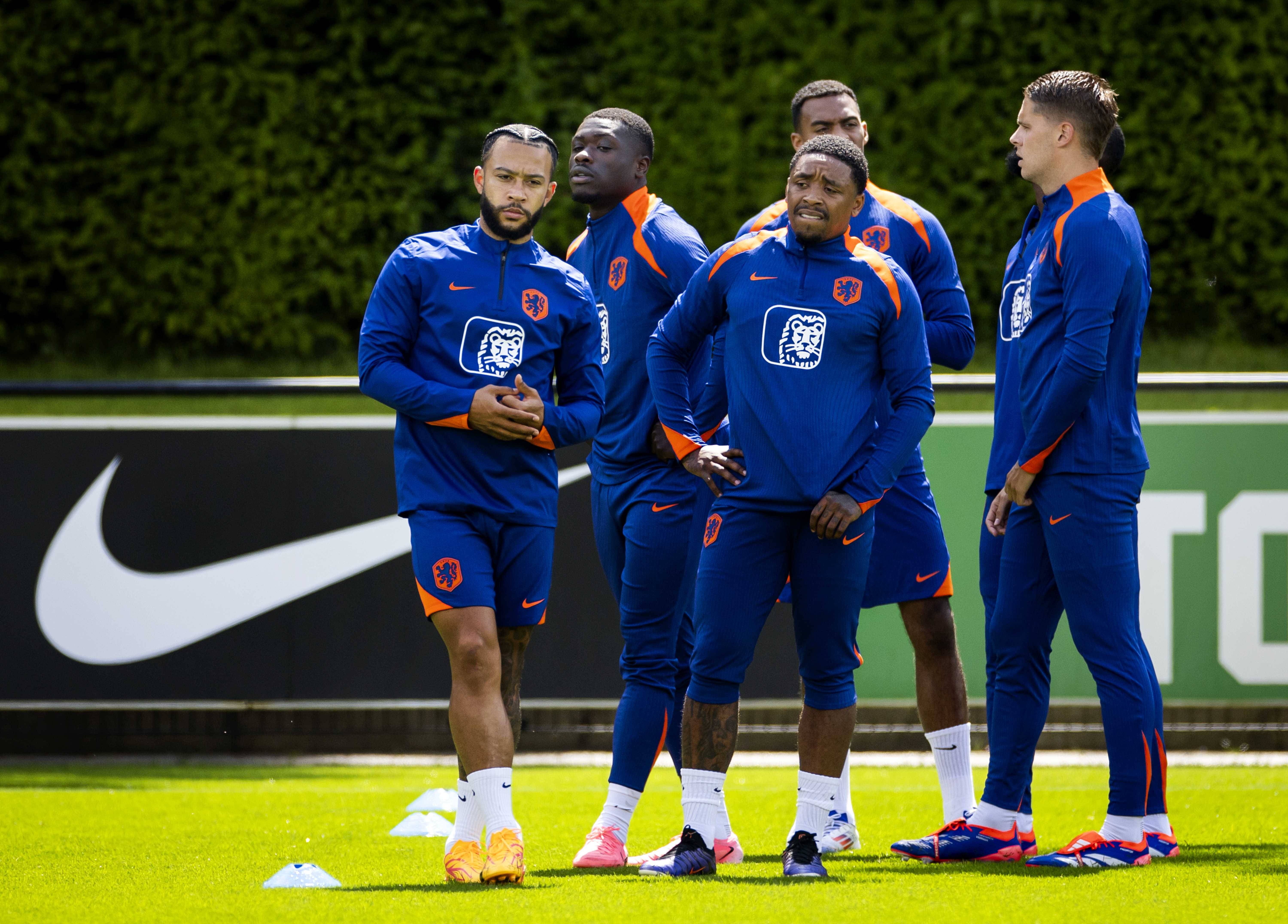 荷兰队在国际比赛中斩获胜仗，信心满满进军决赛