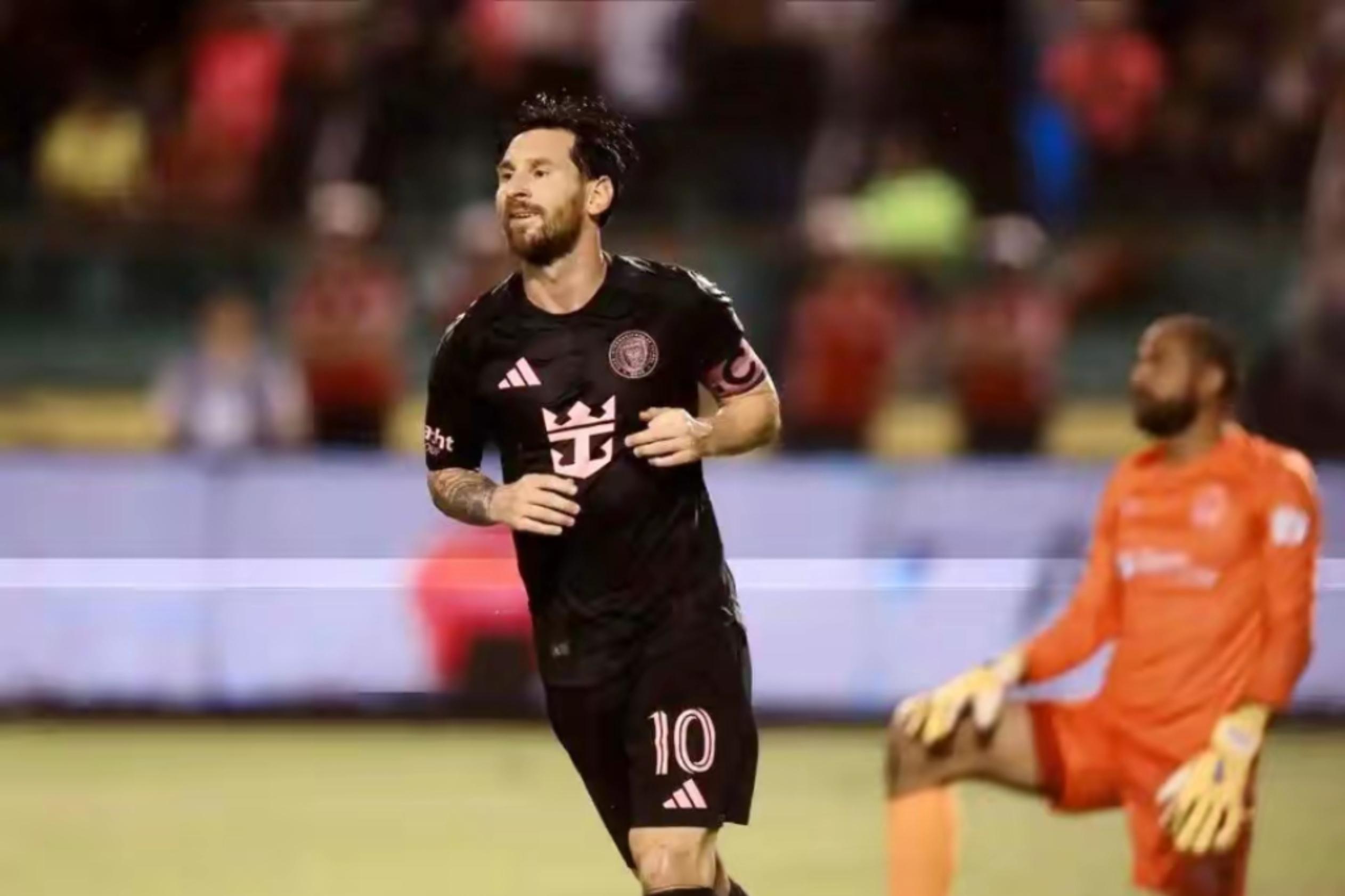 包含梅西终场绝投海港，观众欢呼！经典一战再现传奇的词条