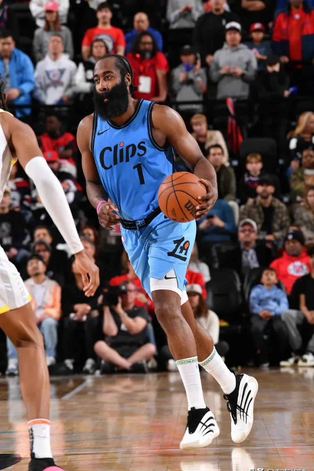 哈登连续二十场比赛得分超过绝杀，RNG挑战极限！的简单介绍